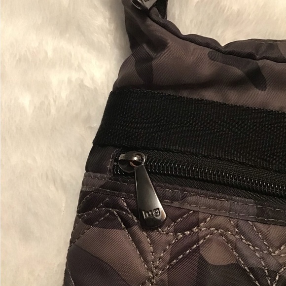 Lug Skipper Adjustable Crossbody Bag, Purse, Quilted Camo Design RFID - Picture 8 of 10